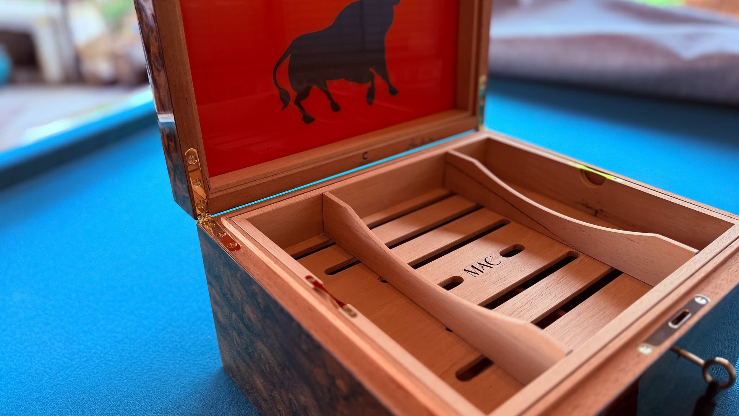 The Toro: centient luxury walnut burl humidor tray key