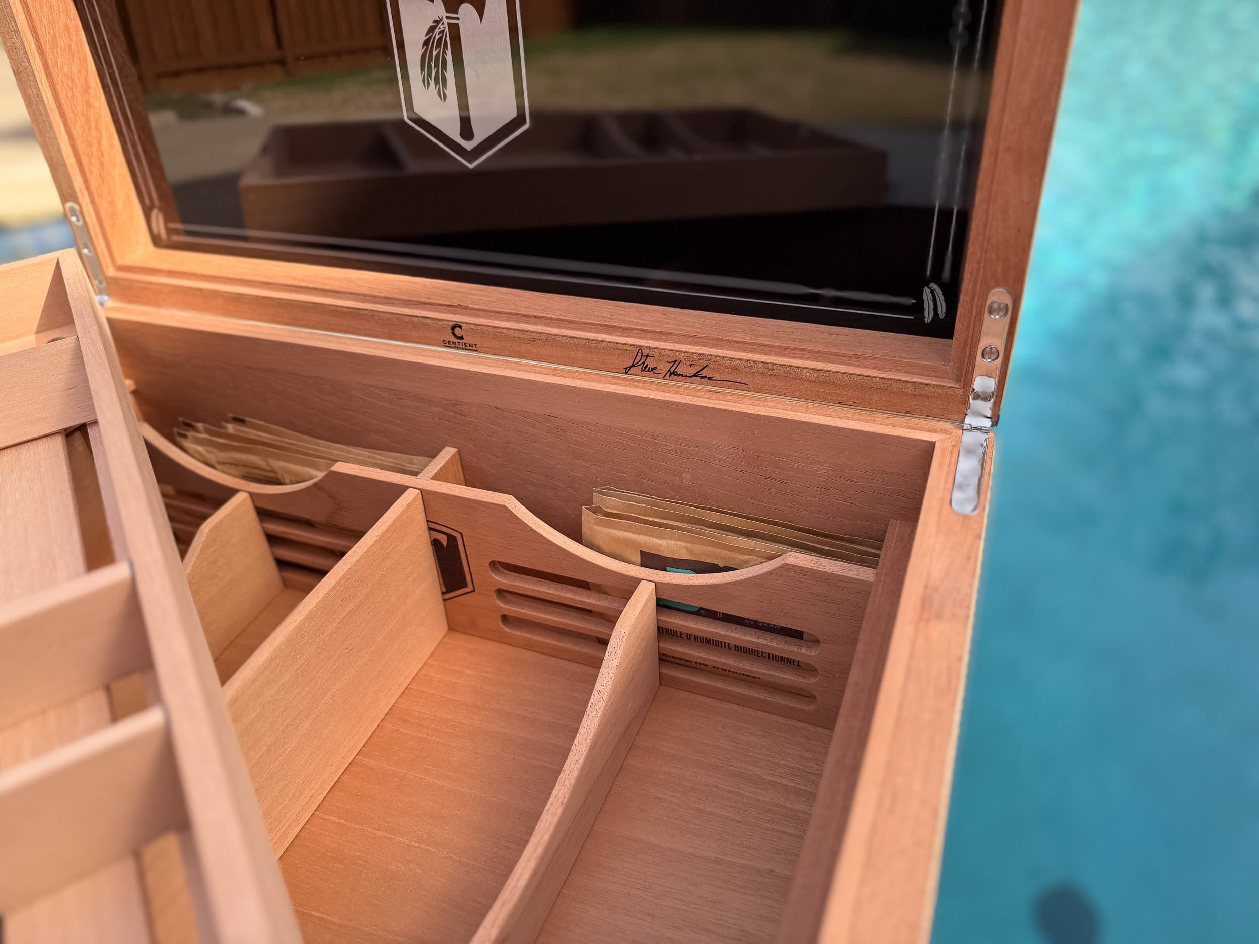 The Cypress — Blackline: centient luxury pecky cypress humidor boveda carrier