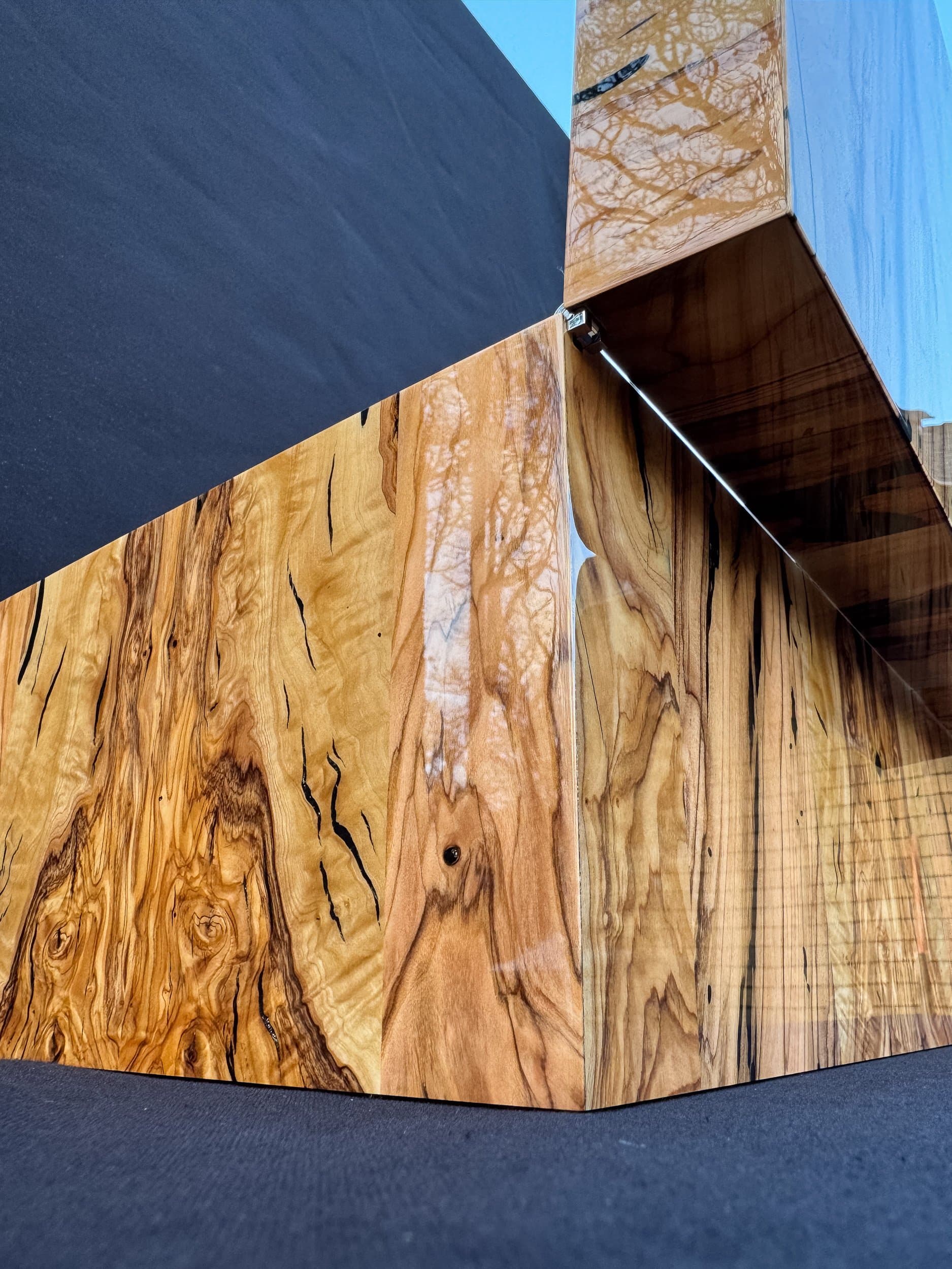The Bethlehem: centient luxury bethlehem olivewood humidor closeup grain joinery