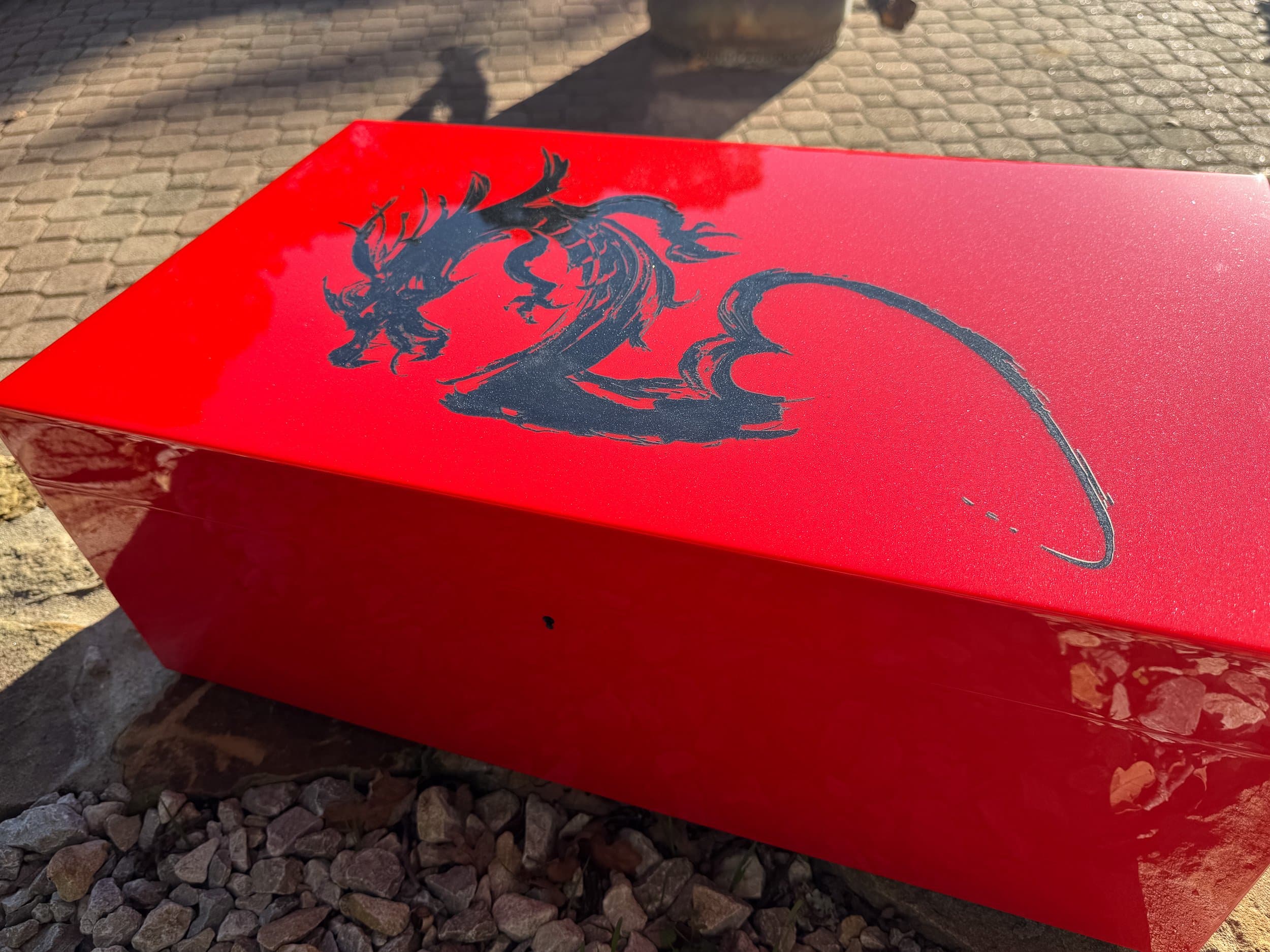 The Draconis: centient red dragon humidor close lid