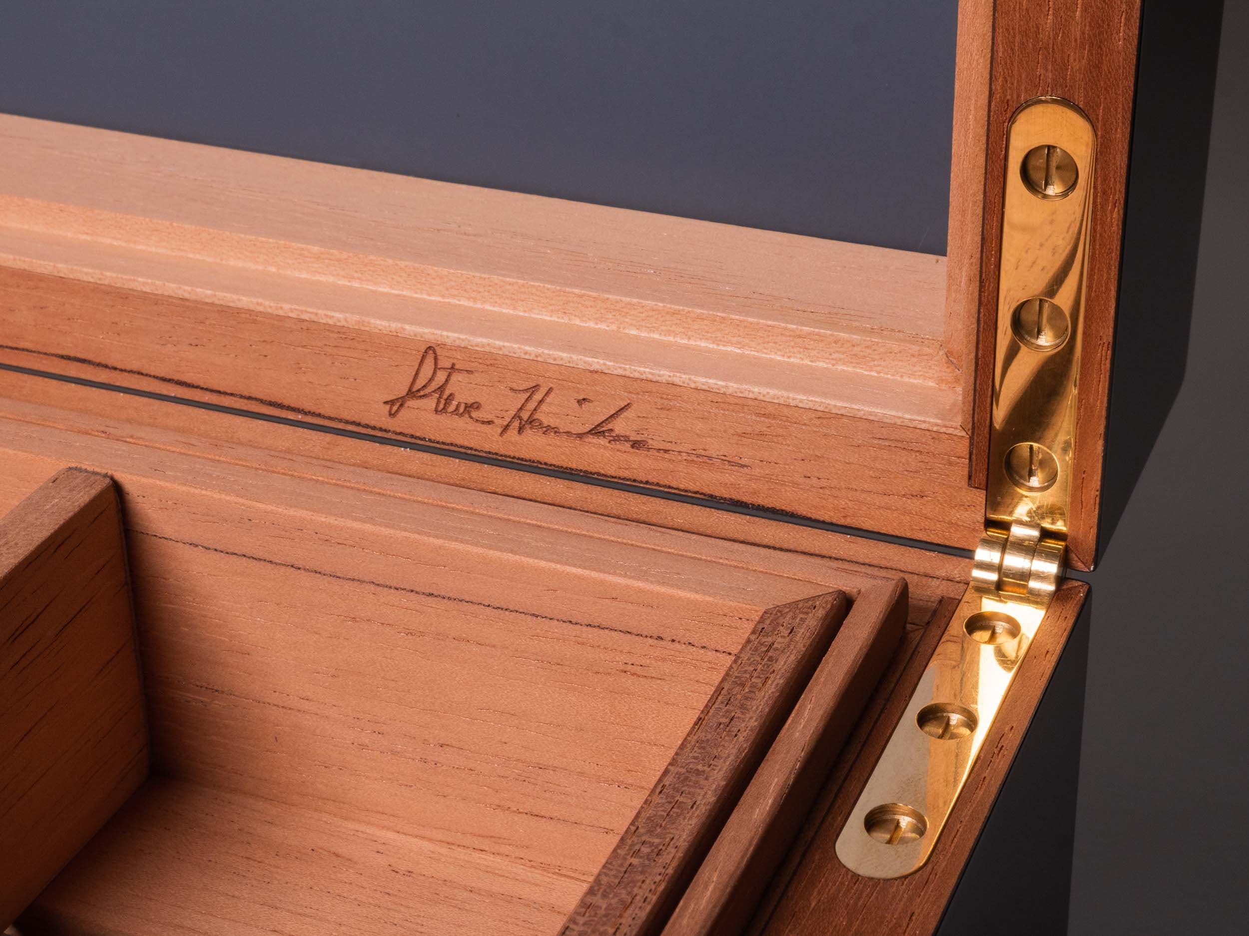 The Umbra: brass polished timed screws humidor