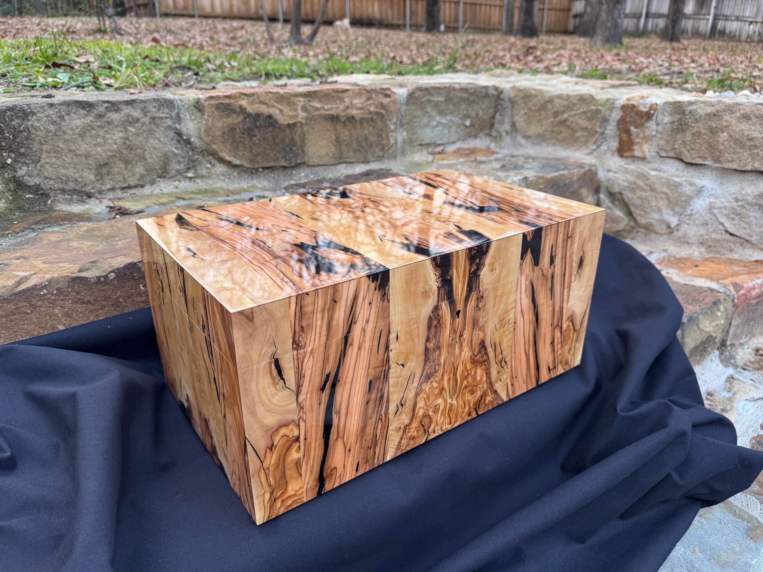 The Bethlehem: centient luxury bethlehem olivewood humidor high gloss exterior