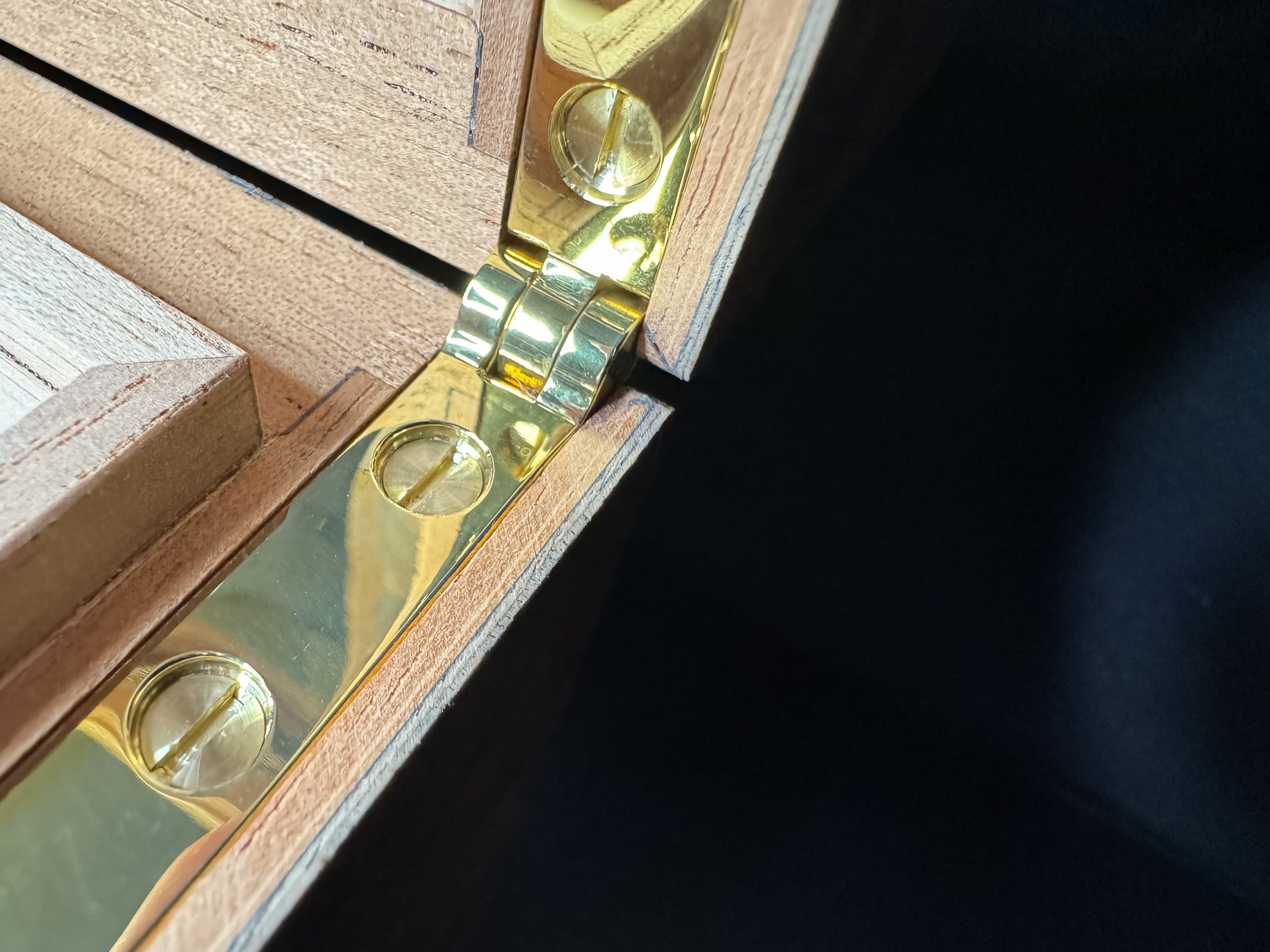 The Vitrine: centient luxury walnut burl museum glass humidor brass hinge right
