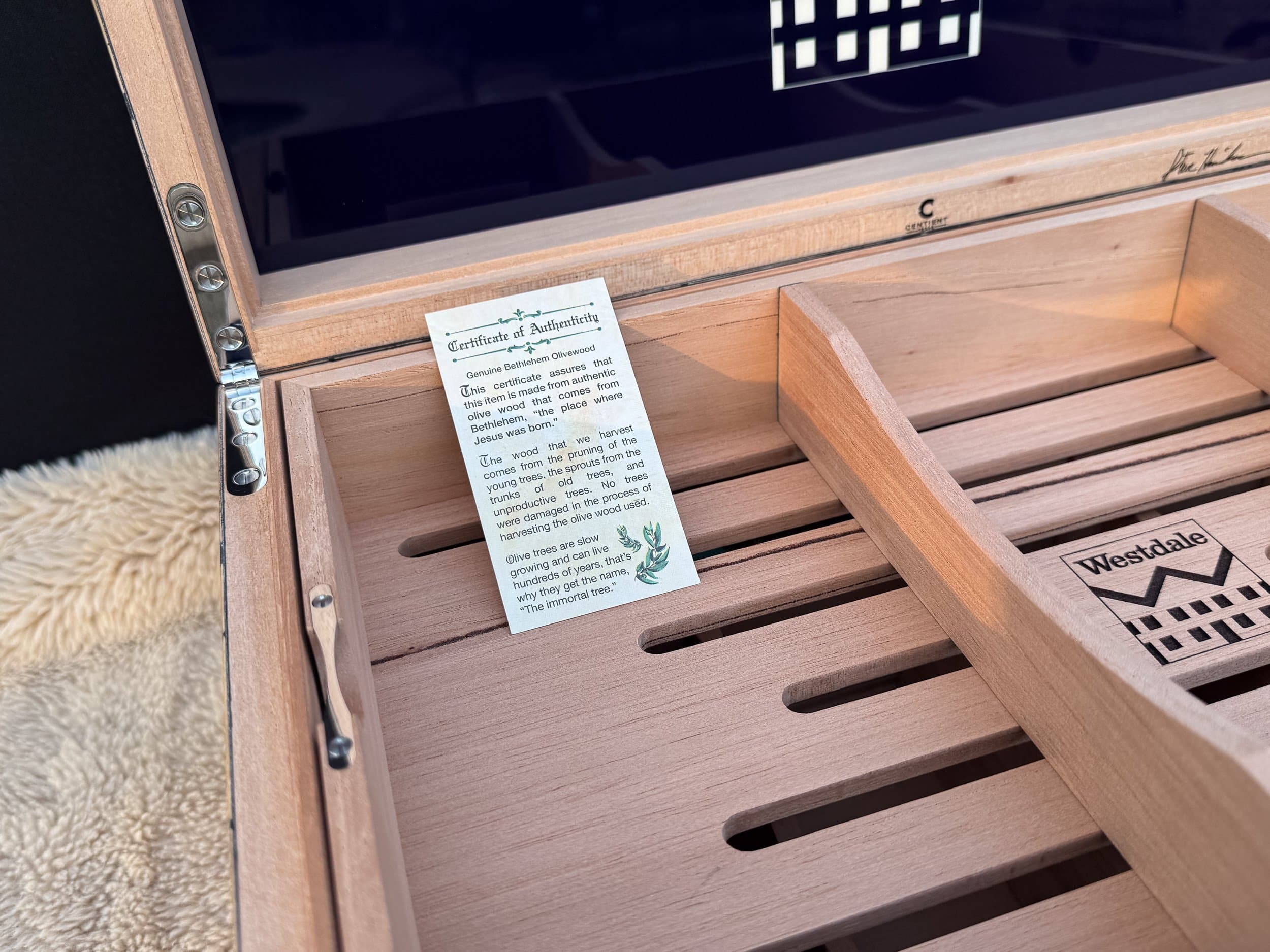 The Bethlehem: centient luxury bethlehem olivewood humidor exterior open lid custom logo authenticity