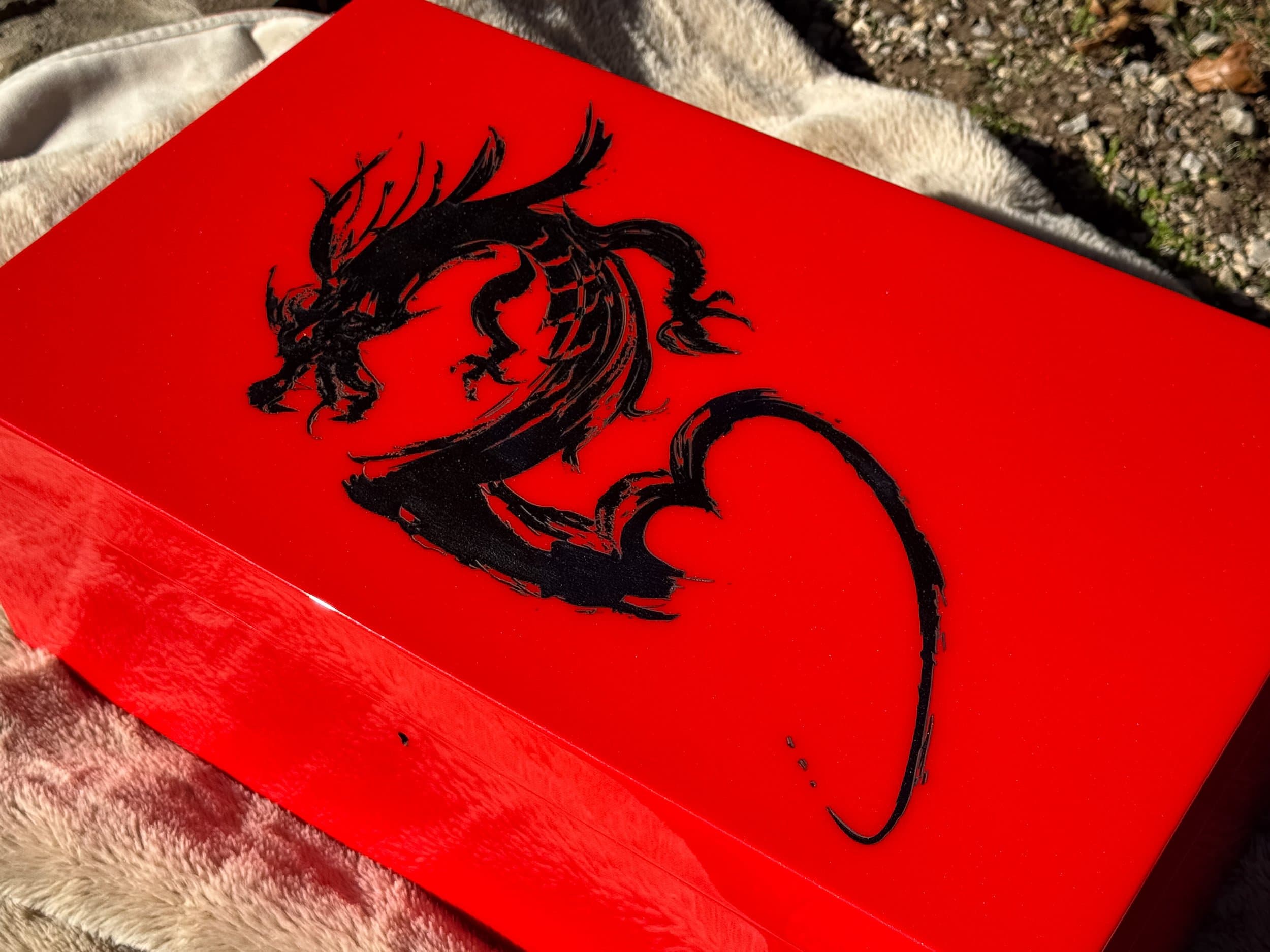 The Draconis: centient red dragon humidor top lid zoom out