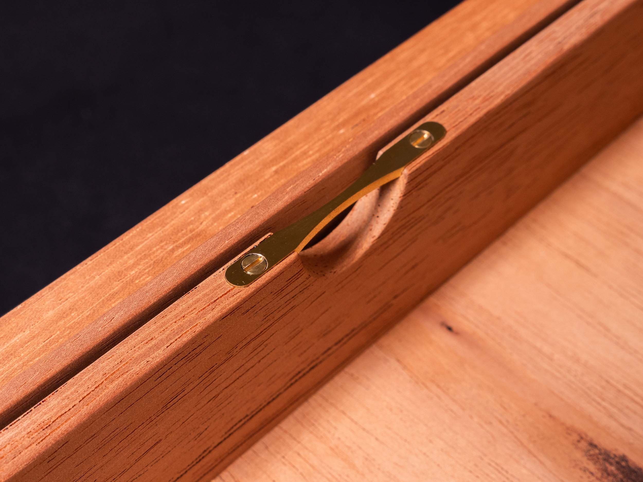 The Opaline: prestigious brass tray handle humidor