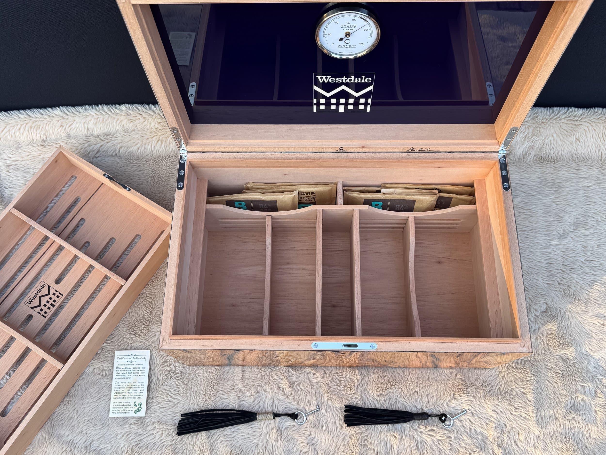 The Bethlehem: centient luxury bethlehem olivewood humidor top view dividers boveda carrier