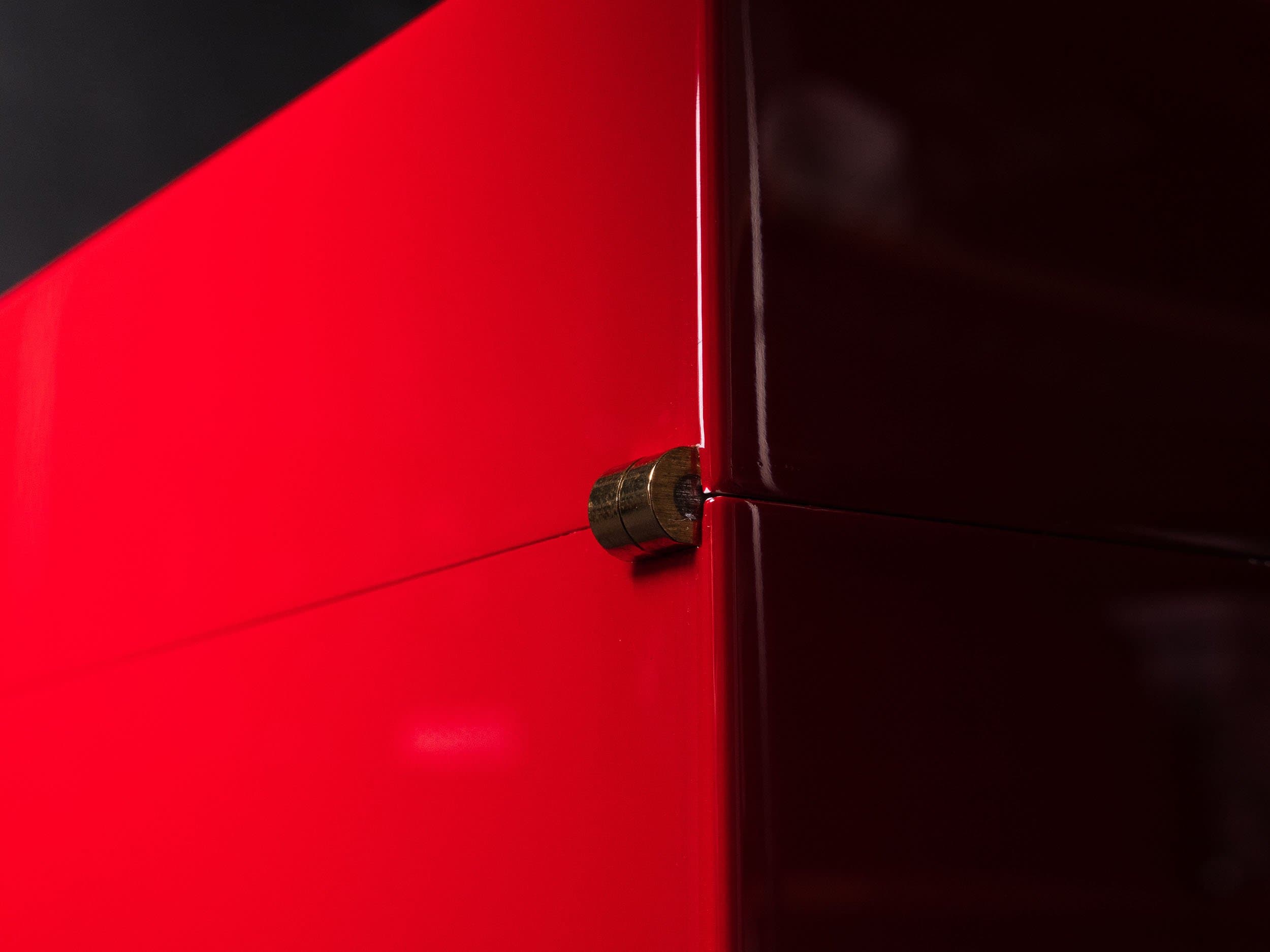The Vermilion: ferrari red gloss brass hinge