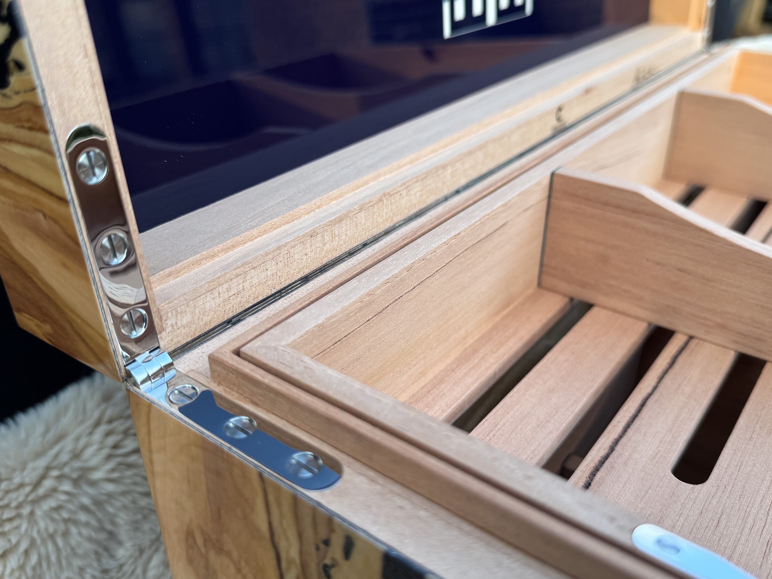 The Bethlehem: centient luxury bethlehem olivewood humidor left hinge tray handle