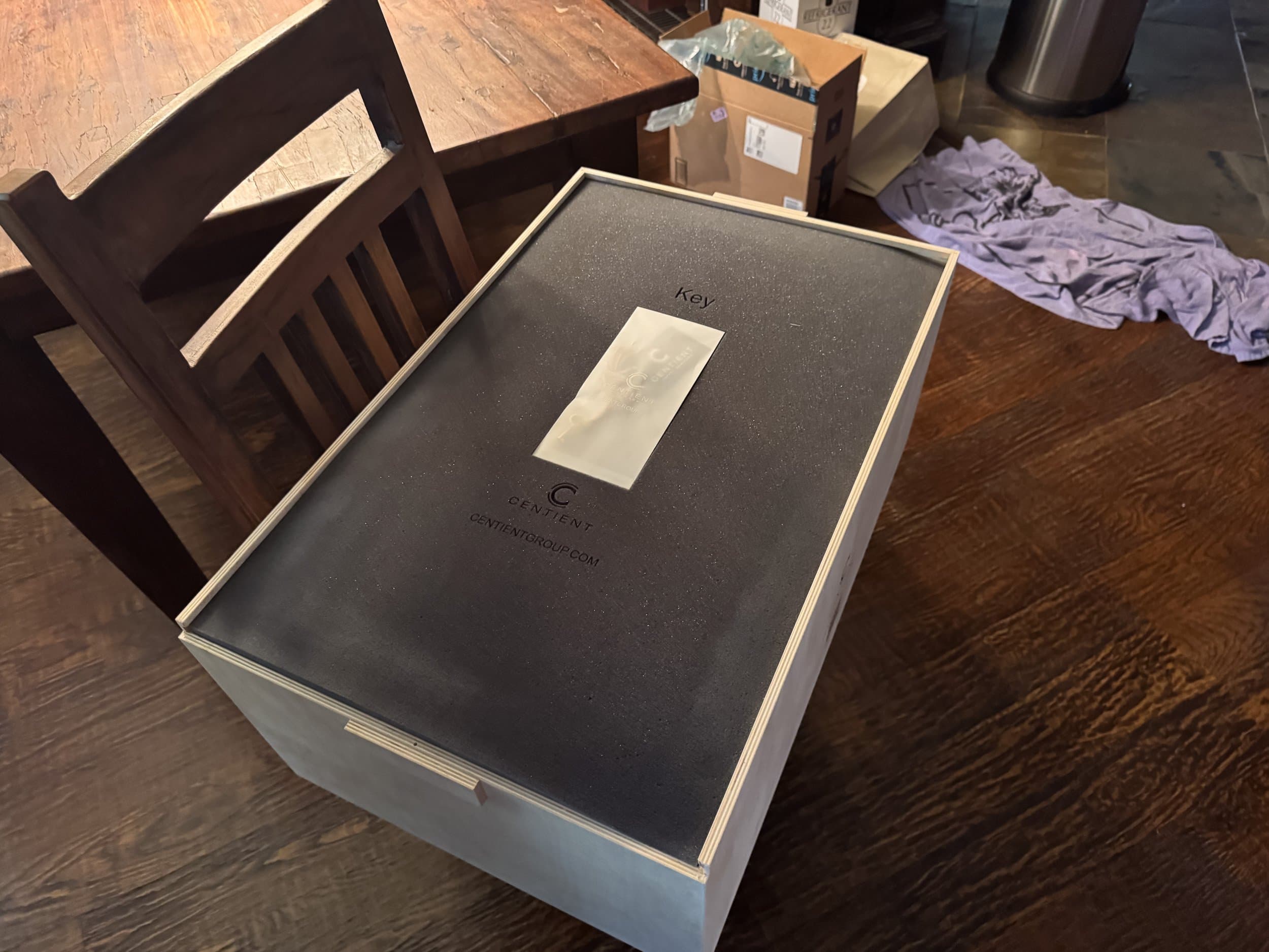 The Orangerie: centient luxury avocado green orange humidor shipping protection