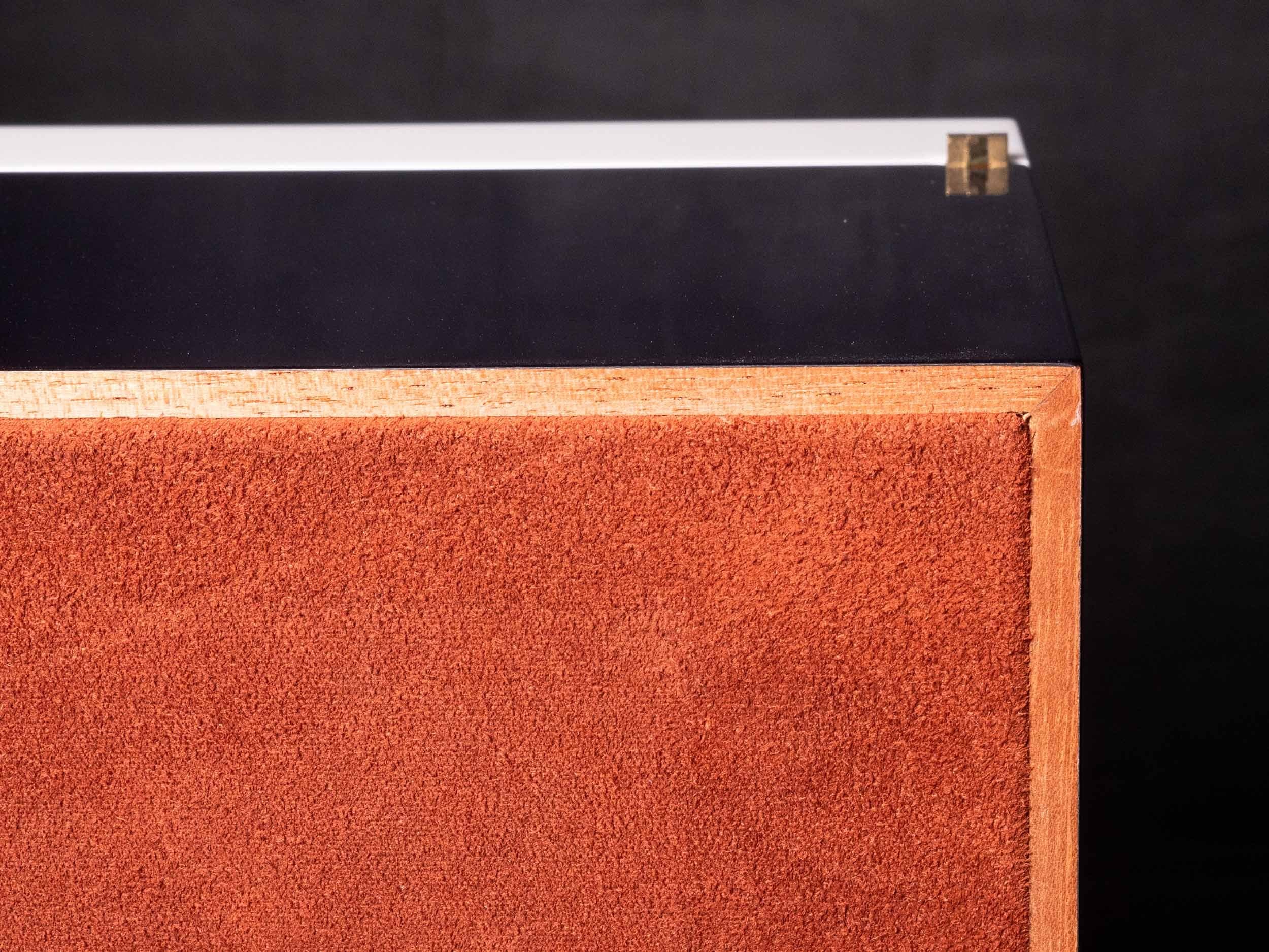 The Opaline: noble sheathing suede base humidor