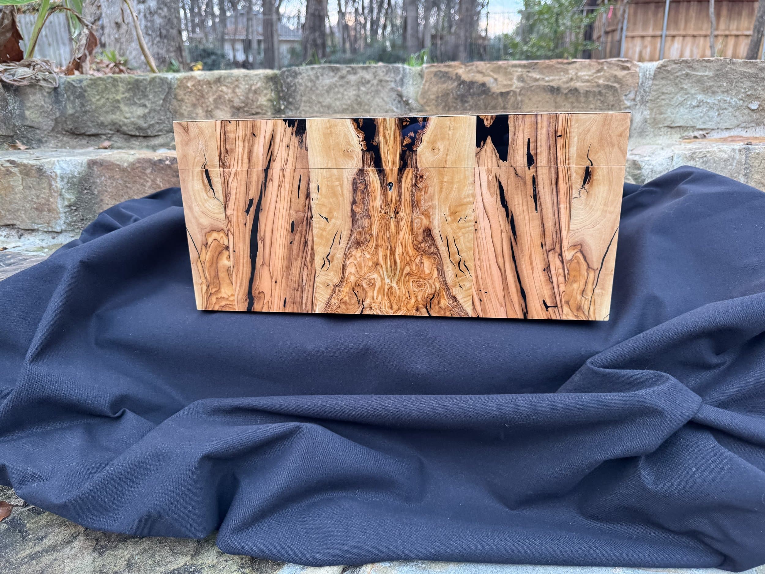 The Bethlehem: centient luxury bethlehem olivewood humidor front panel grain