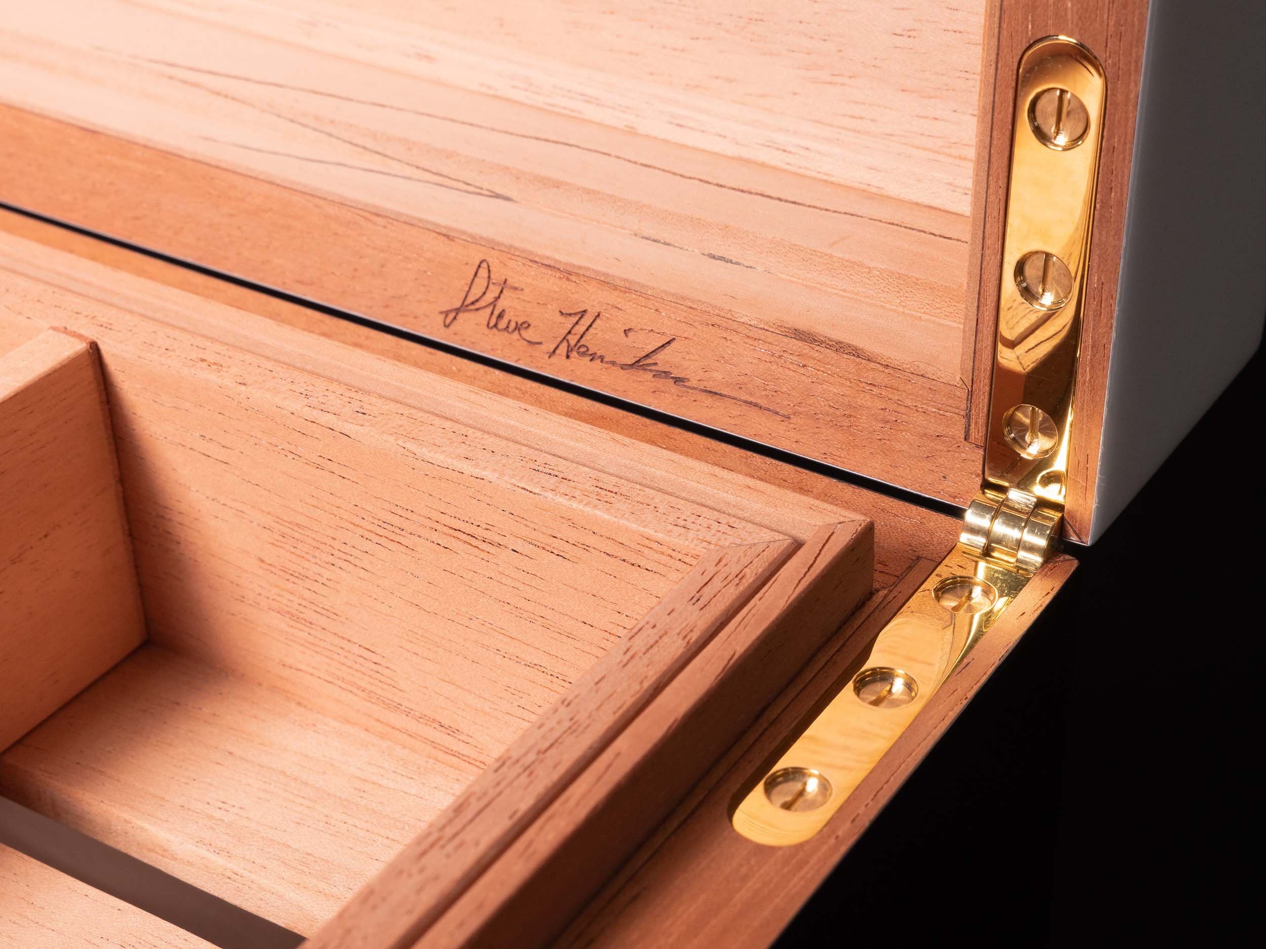 The Opaline: brass hinge polished screws humidor