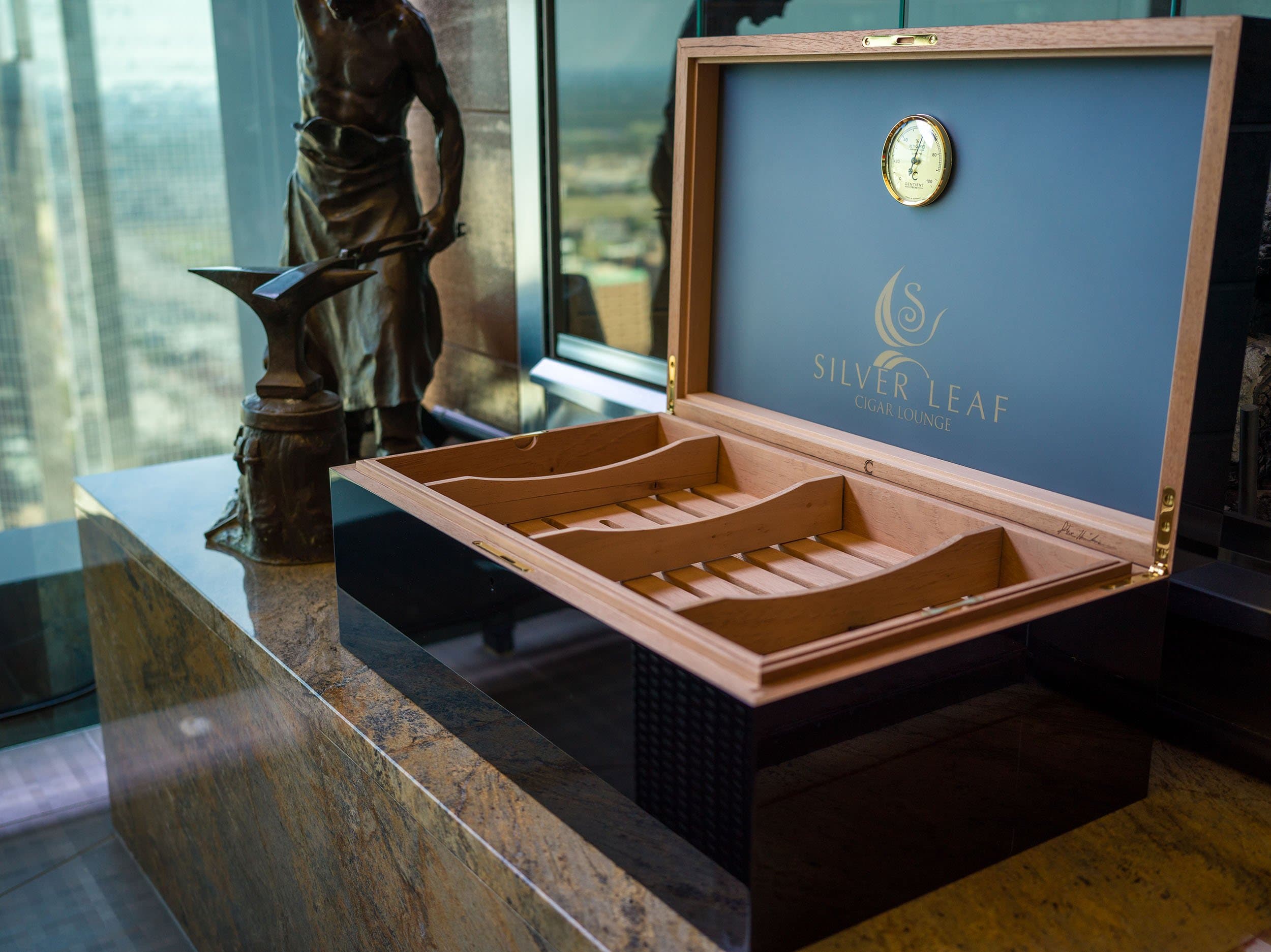 The Umbra: lifestyle luxury humidor black finish