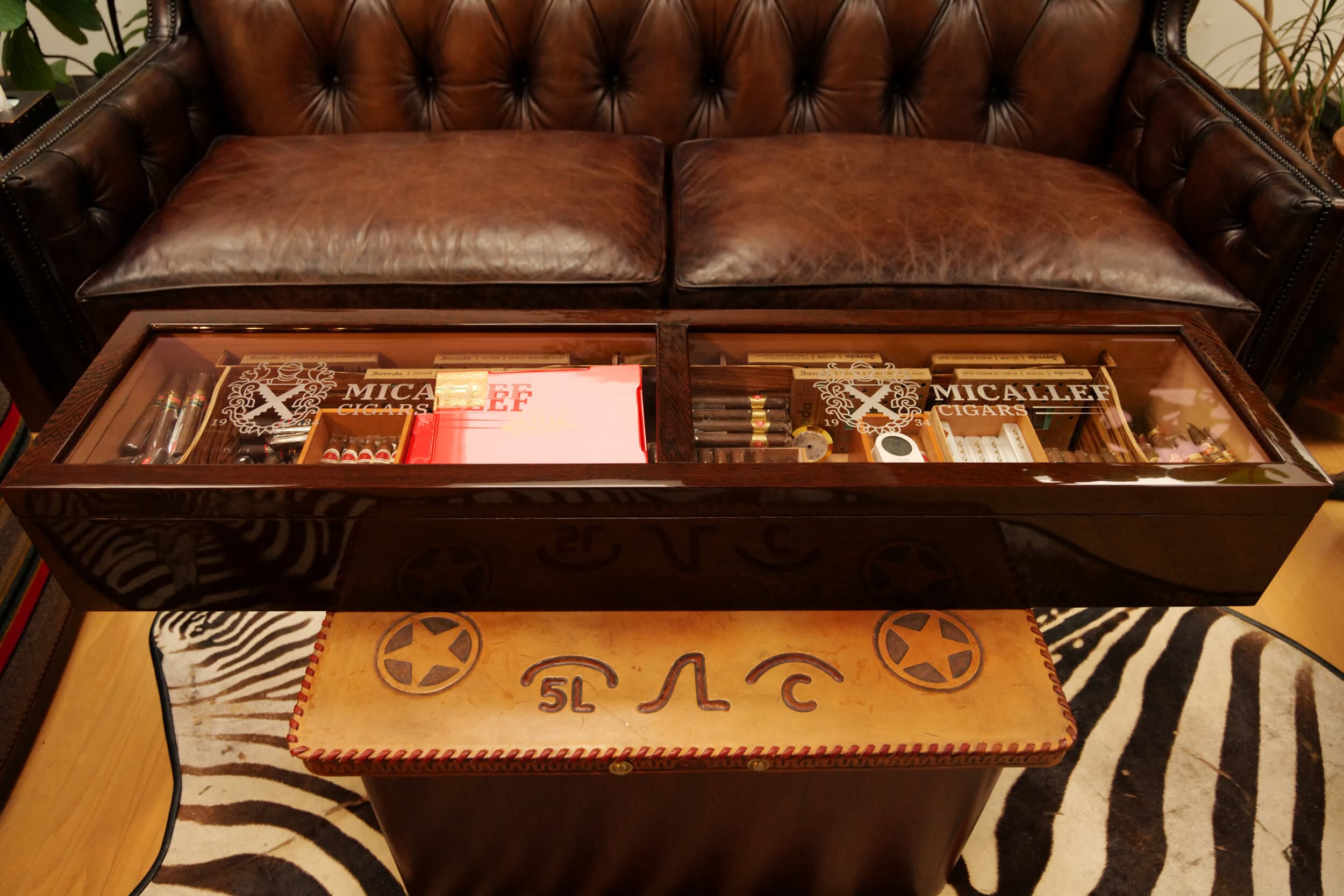 The Curator — Wenge Display Edition
